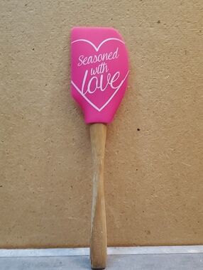 Pampered Chef Seasoned With Love Scraper 1279